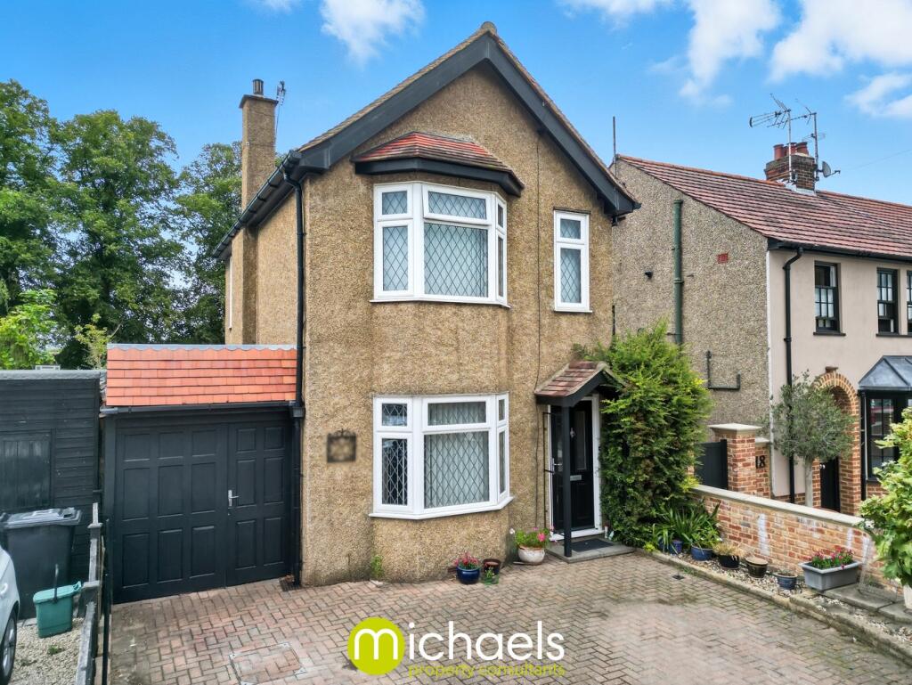 3-bed detached on Barn Hall Avenue, Colchester , Colchester, CO2, £350,000