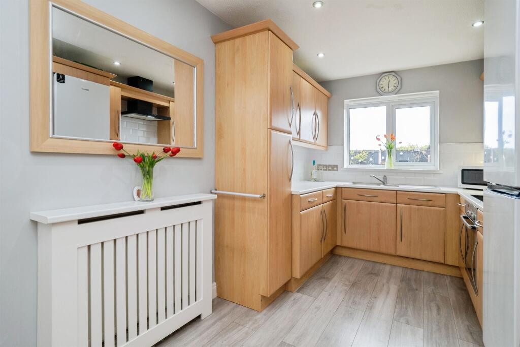 House in Kingston upon Hull, Bransholme - View 3