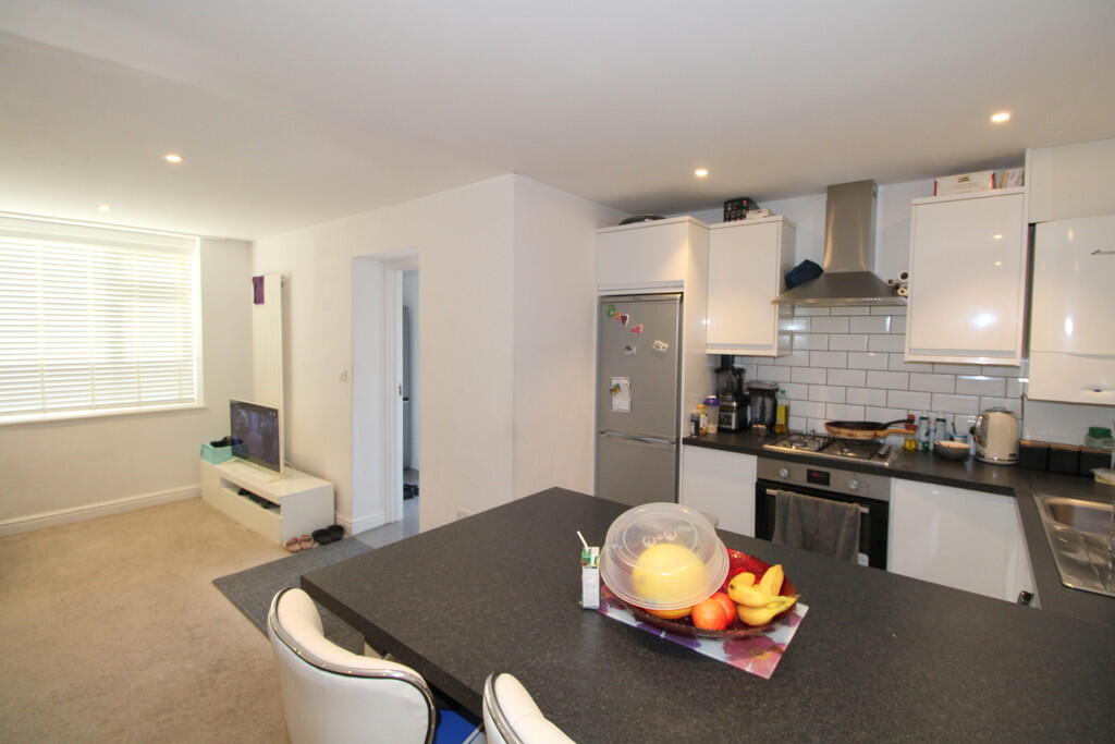 Apartment in Twickenham - View 3