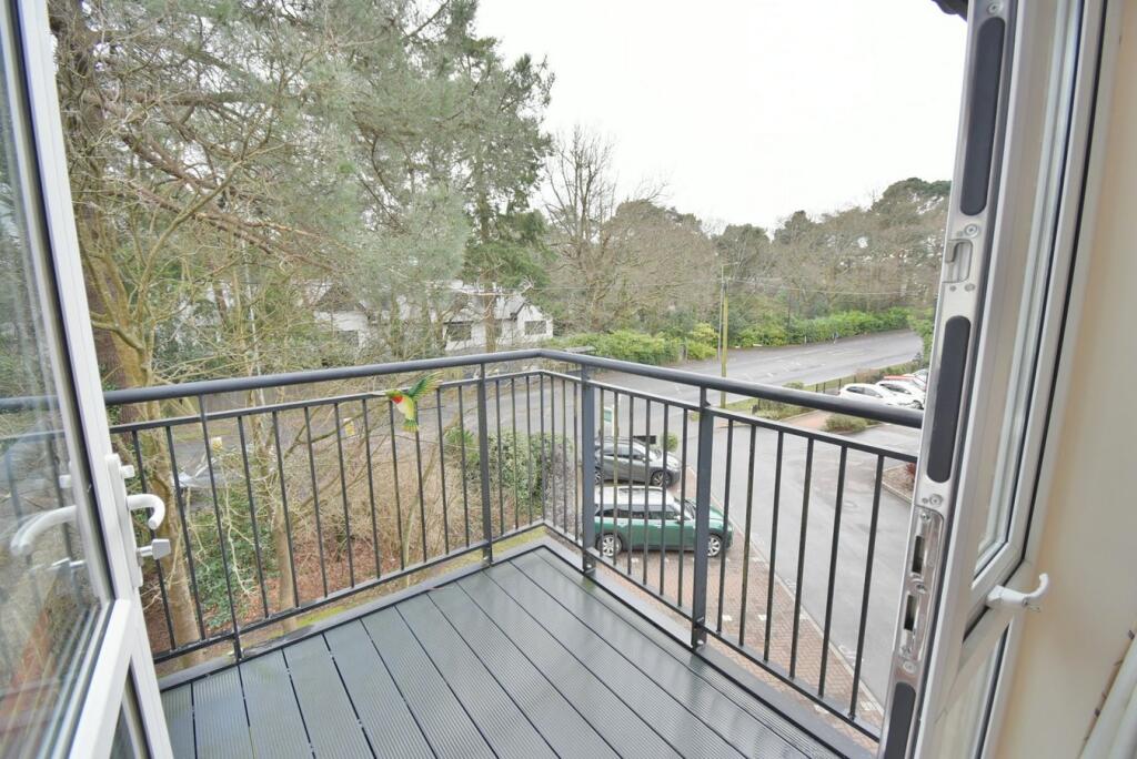 Ringwood Road, Ferndown, BH22 photo 3