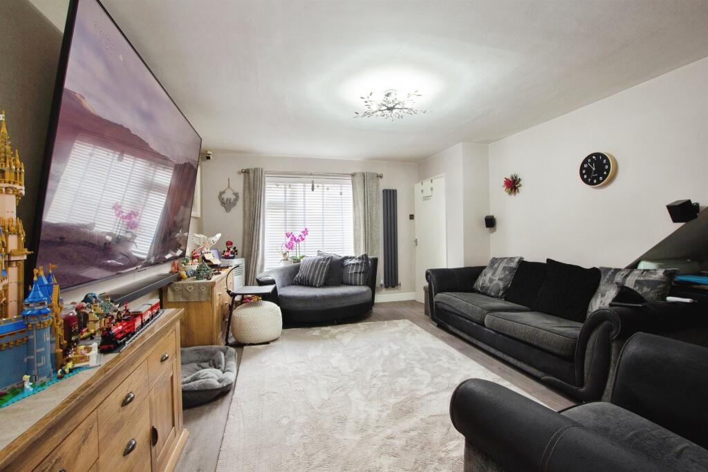 Meadow Rise, Nottingham photo 3