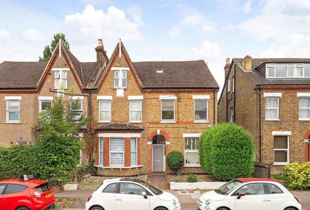 Apartment in London - View 3