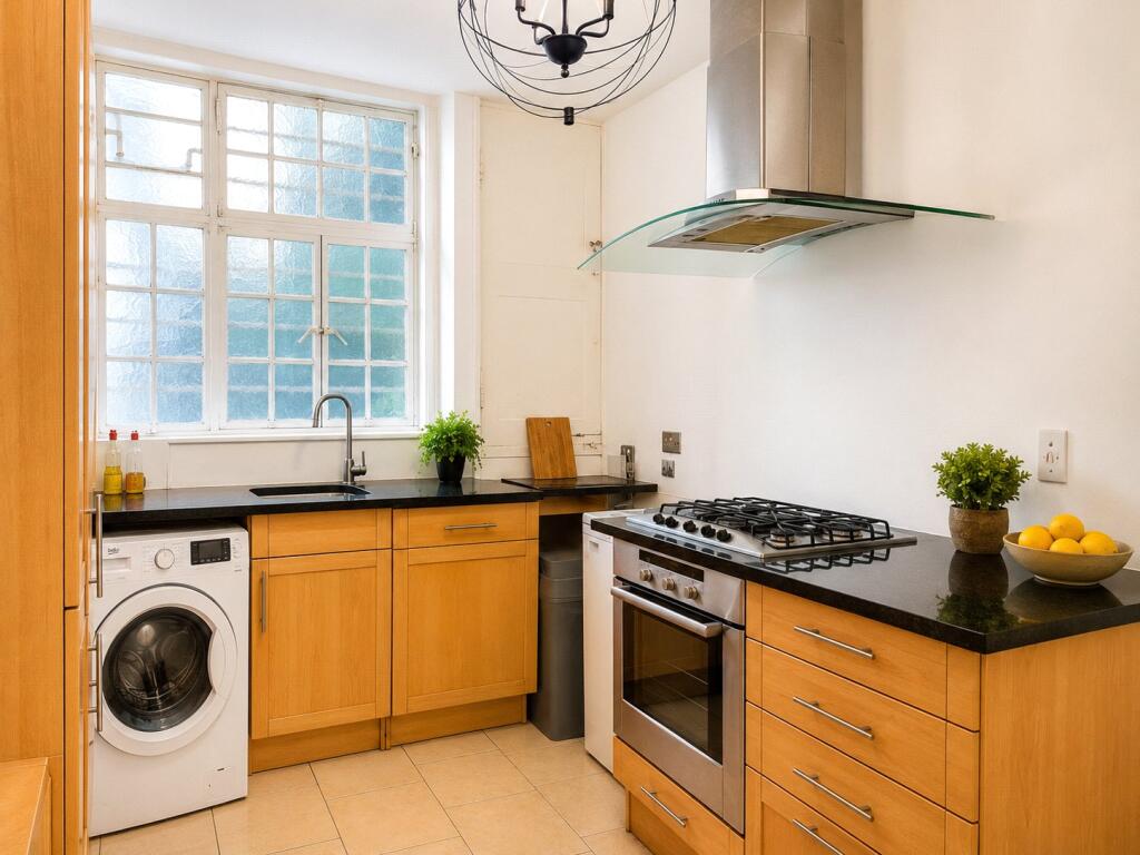 Apartment in London, City of Westminster - View 2