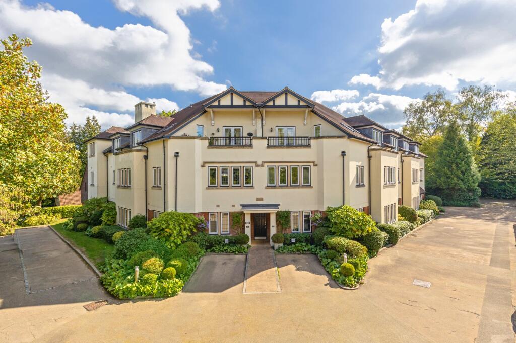 2-bed flat on Roedean Road, Tunbridge Wells, TN2, £450,000