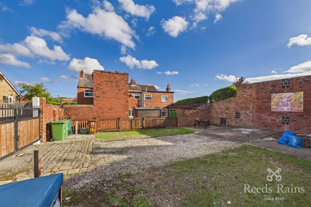House in Wakefield - View 5