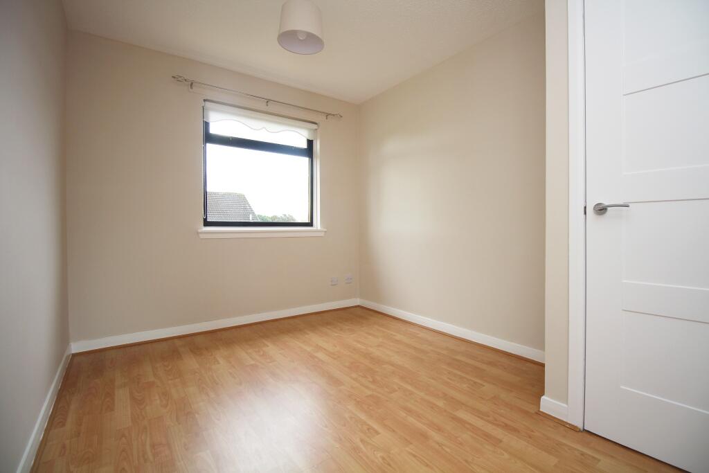 House in Glasgow, Glendale, Robroyston - More