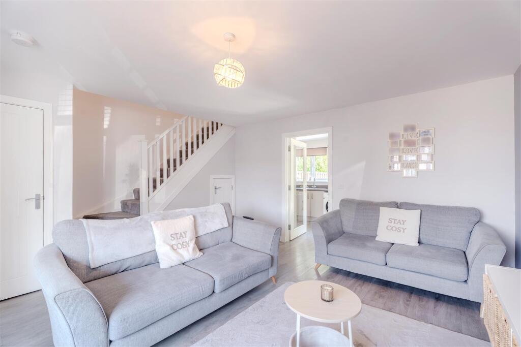 House in East Calder, Calderwood - More