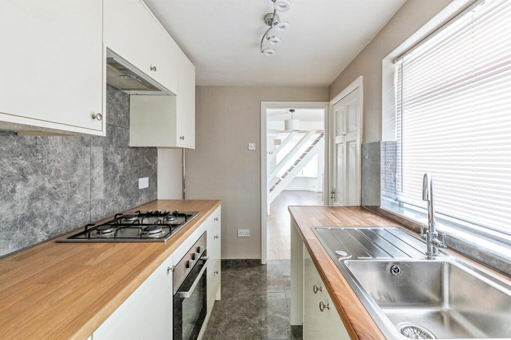 House in Irthlingborough, Crow Hill - View 5