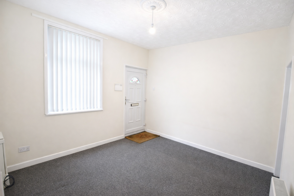 Edge Green Lane, Golborne, Warrington, WA3 3UZ photo 2