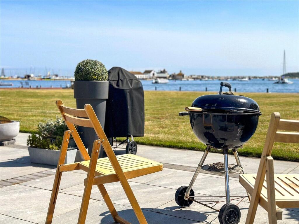 Mudeford, Christchurch, Dorset, BH23 photo 2