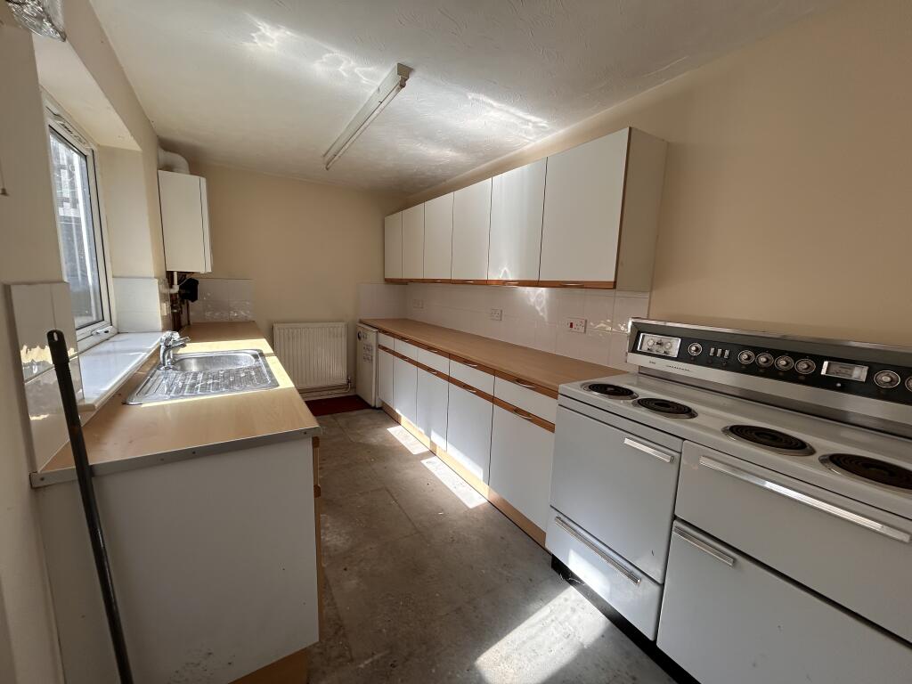 House in Great Yarmouth, Barrack Estate, Southtown - More