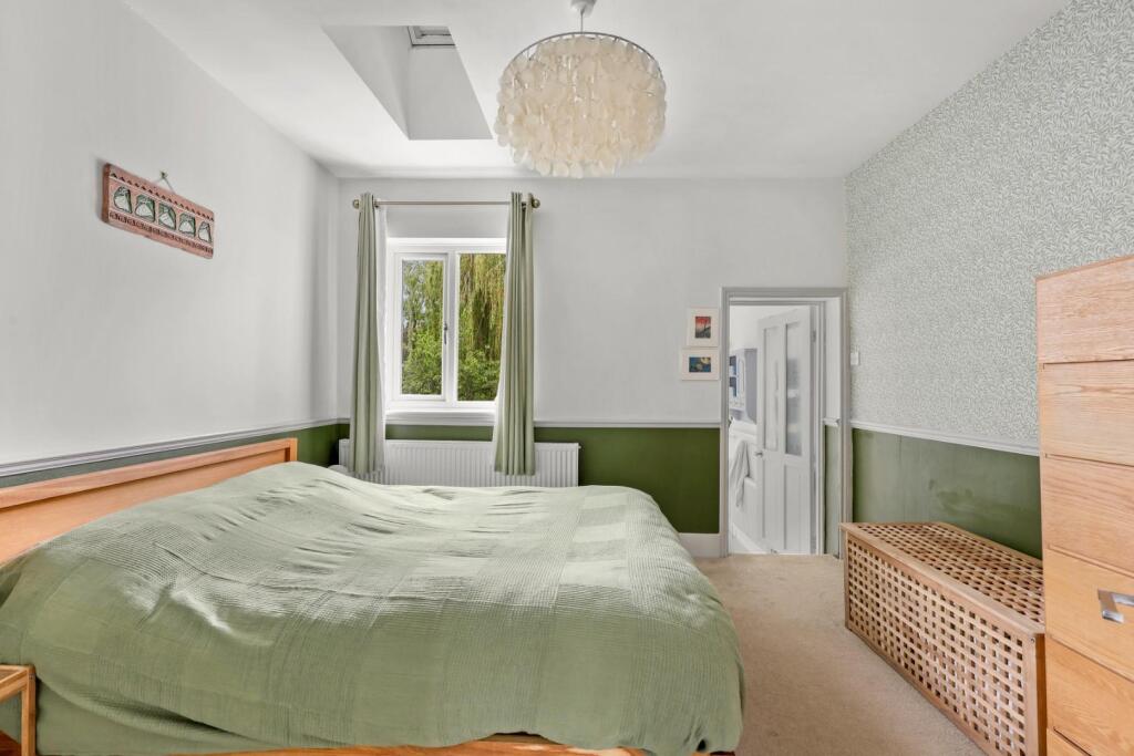 Princes Road, Buckhurst Hill photo 2