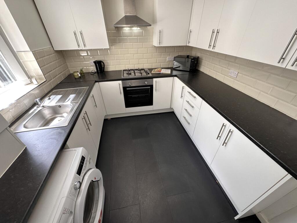 1 bedroom house share for rent