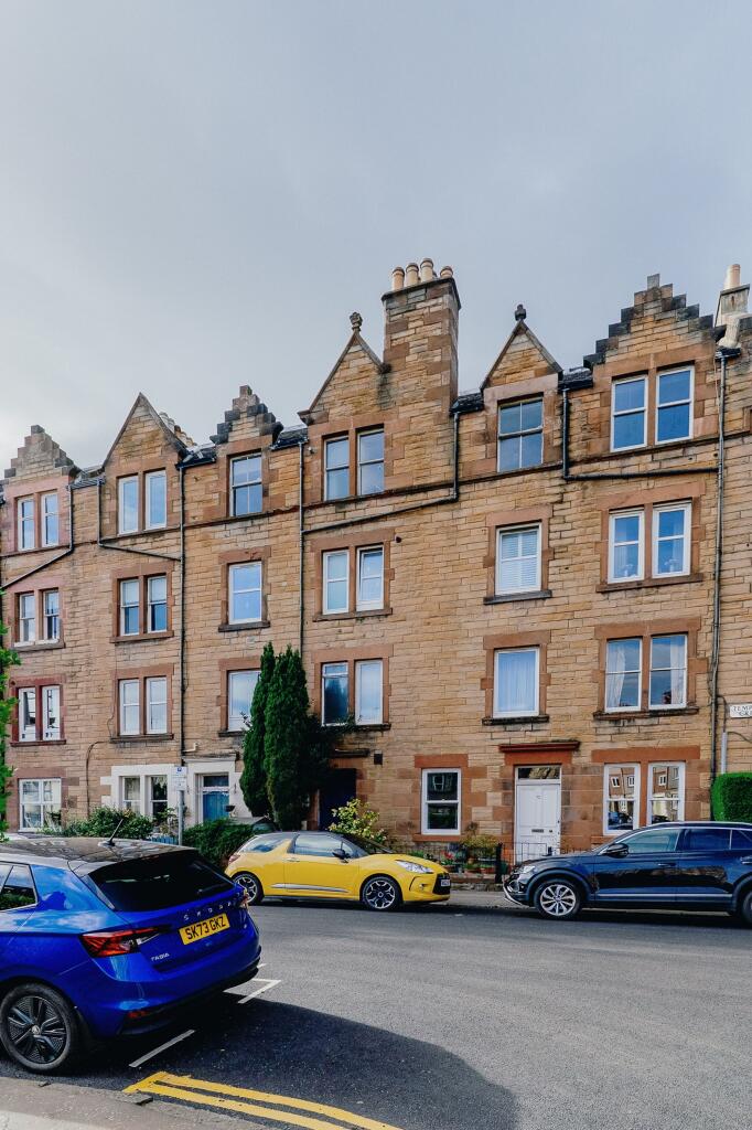 Main image of property: 74/7 Temple Park Crescent, Polwarth, Edinburgh EH11