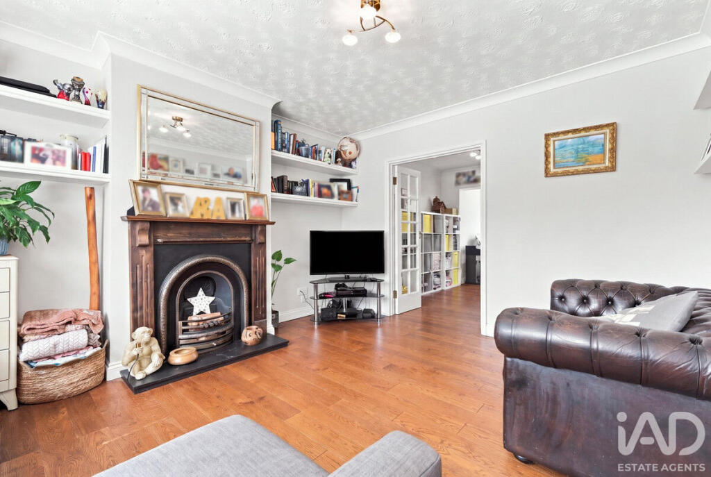 House in Bishop's Stortford, Hockerill - View 4