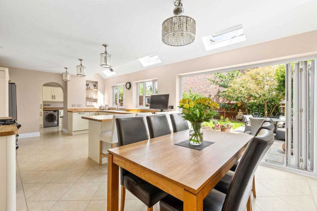 Bedford Road, Henlow, SG16 - View 5
