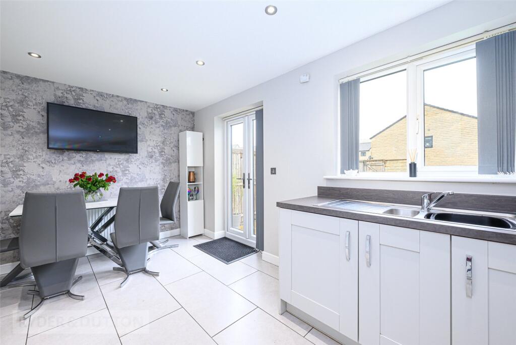 House in Calderdale, Calder View, Norland Town - View 5