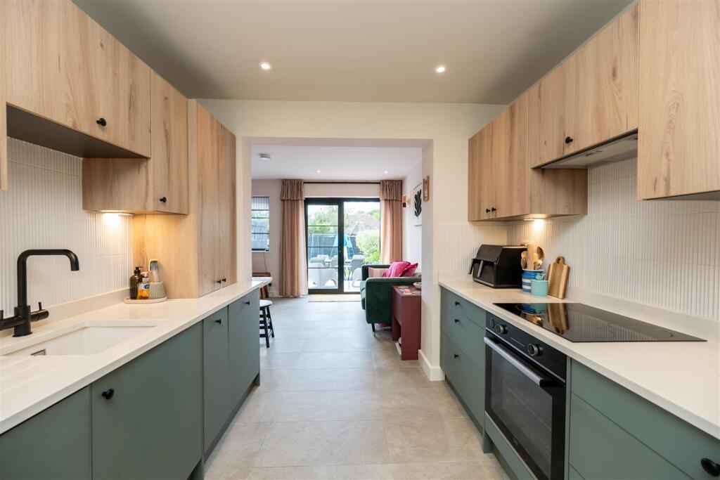 House in Redhill - View 2