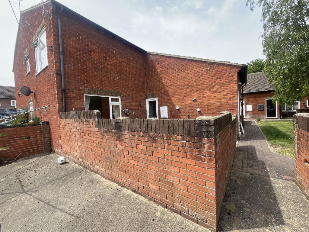 Main image of property: Regent Gardens, Didcot, Oxfordshire, OX11 8DD