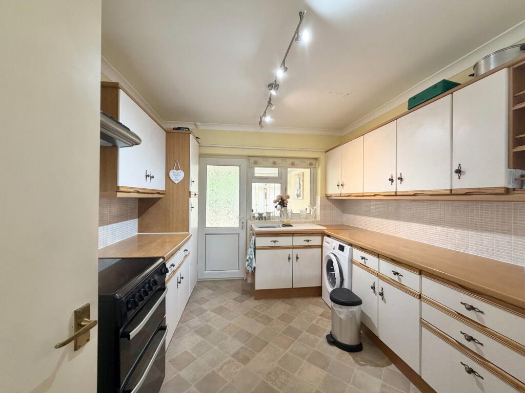 House in East Staffordshire, Barton-under-Needwood - View 4
