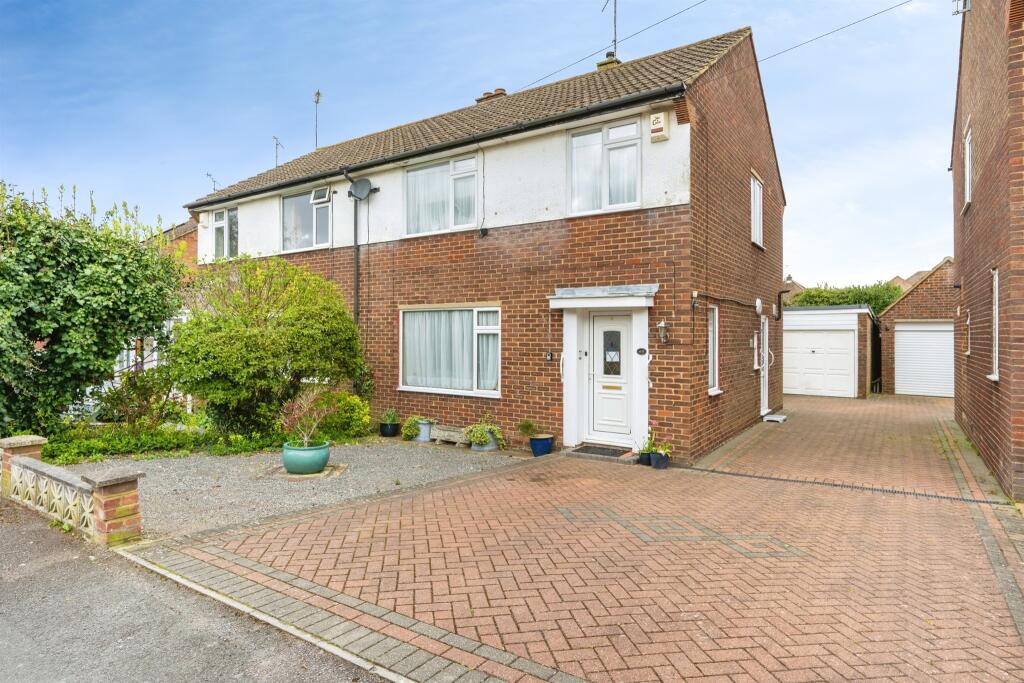 Main image of property: Manor Crescent, Wendover, Aylesbury