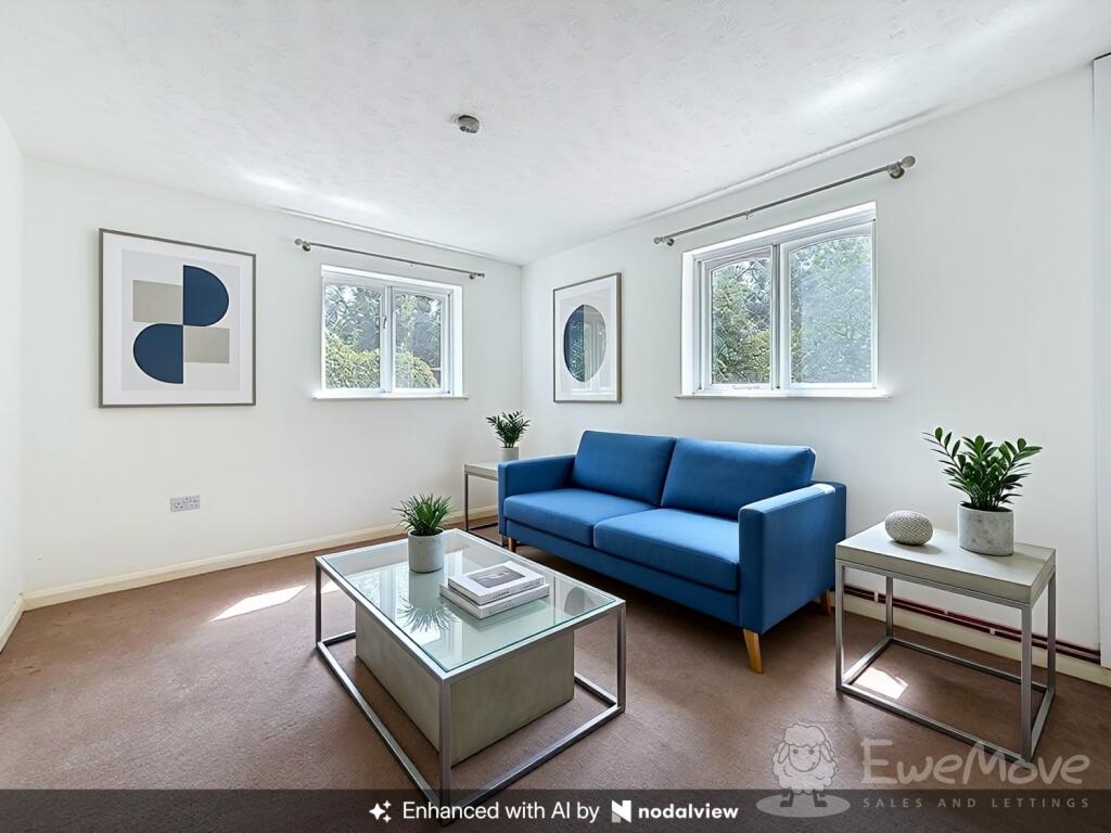 House in Worcester - View 5