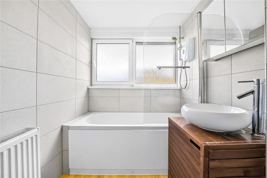 Apartment in London - View 5