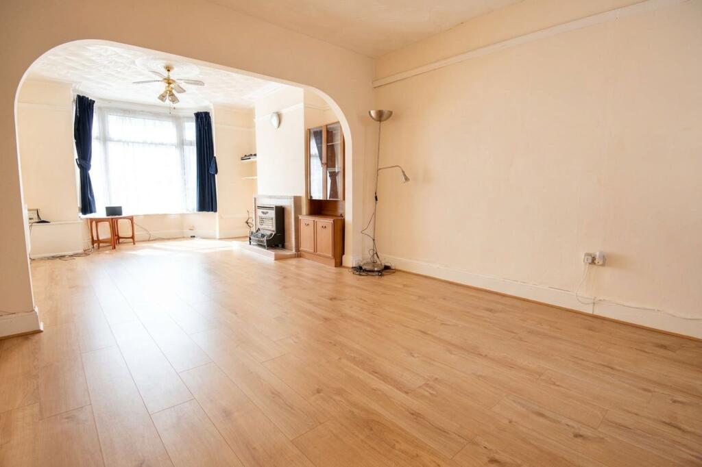 House in Wellingborough, Burrow's Bush - View 4