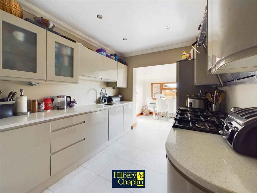 Shakespeare Avenue, Langdon Hills, Basildon, Essex, SS16 photo 3
