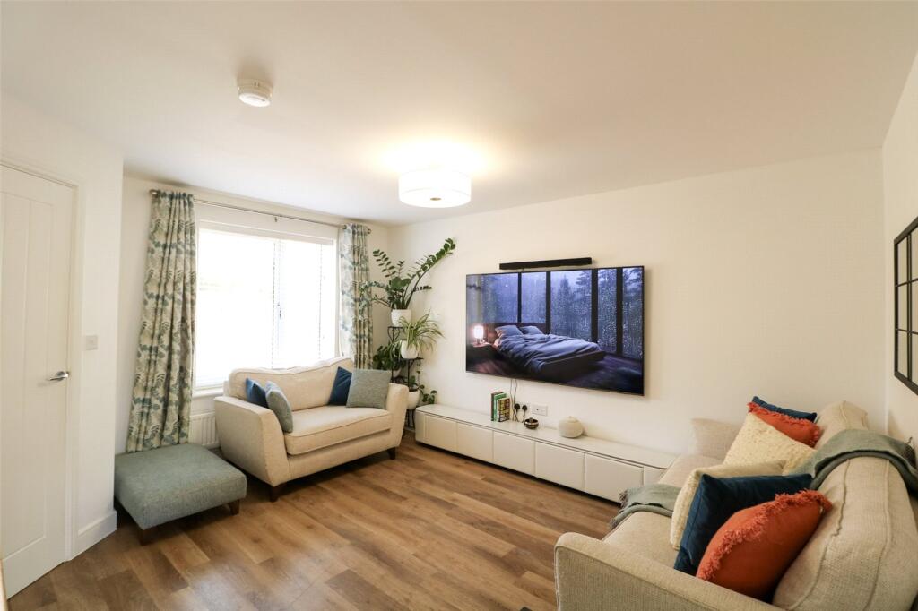 House in Folkestone, St Martin's Plain, Hornstreet - View 4