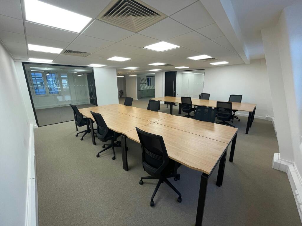 19 Berkeley Interior 1.jpg