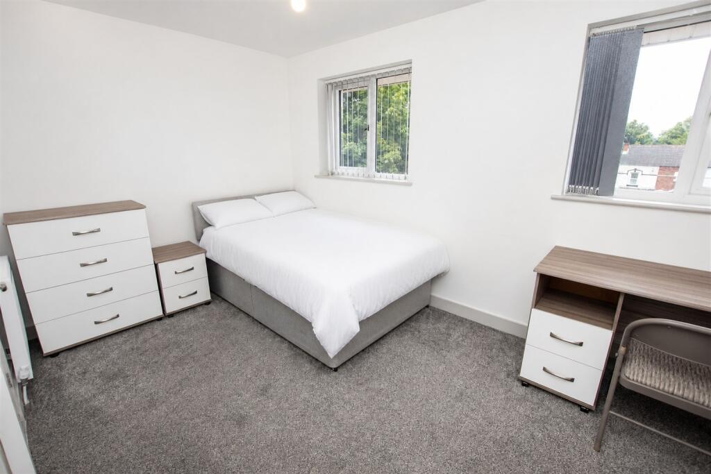 6 bedroom house for rent