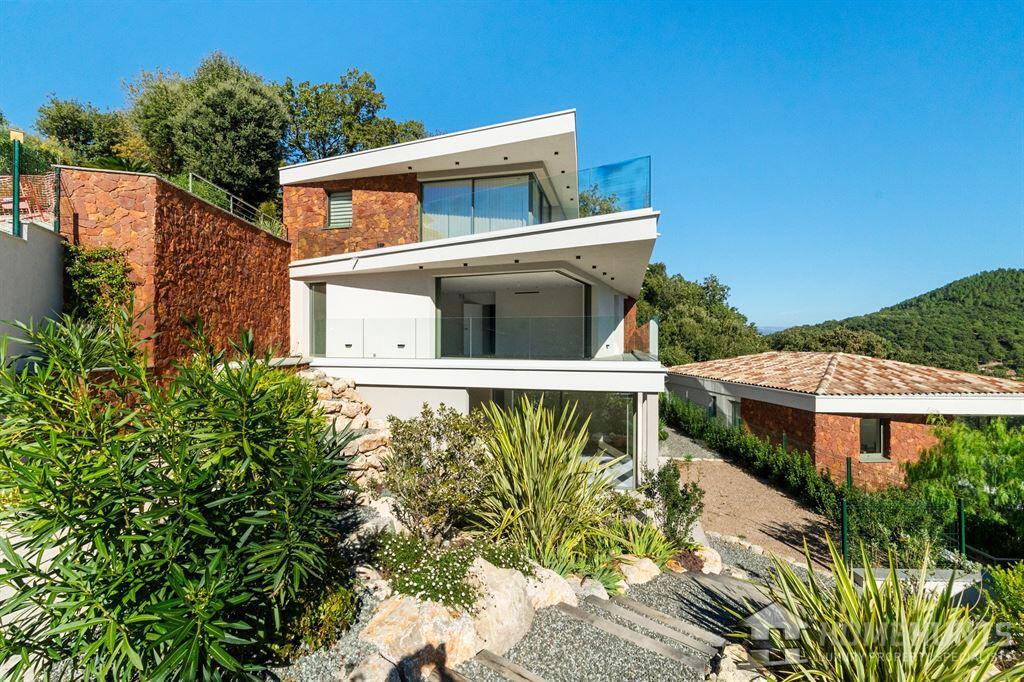 Main image of property: Provence-Alps-Cote d`Azur, Var, Les Adrets-de-l`Estérel