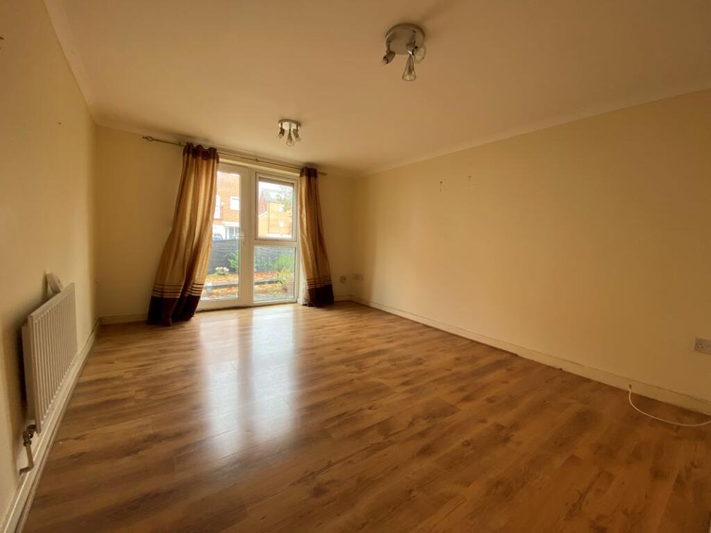 Apartment in Twickenham - View 4