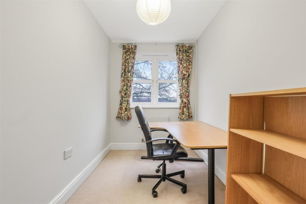 House in Warwick, Kenilworth - More