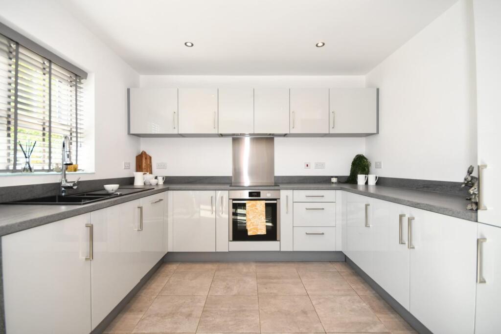 Hulford Street, Dunston, Chesterfield, S41 9SF photo 4