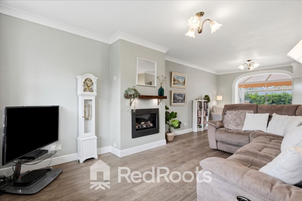 House in Wakefield, Sitlington - View 2