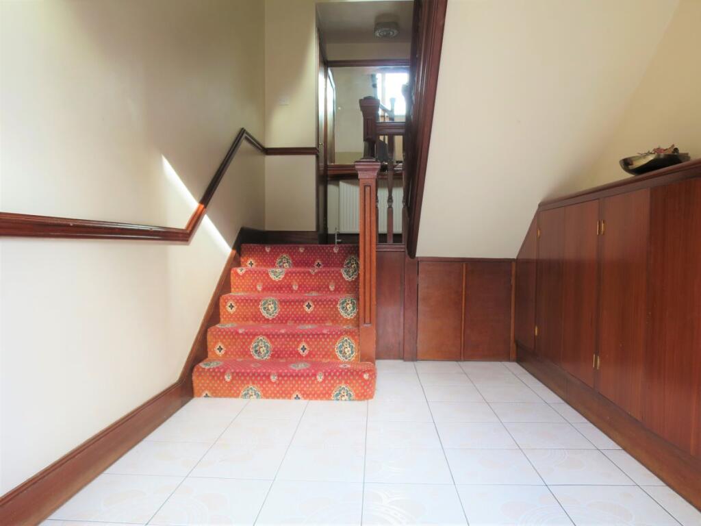Apartment in London, Lower Edmonton, Edmonton - View 4