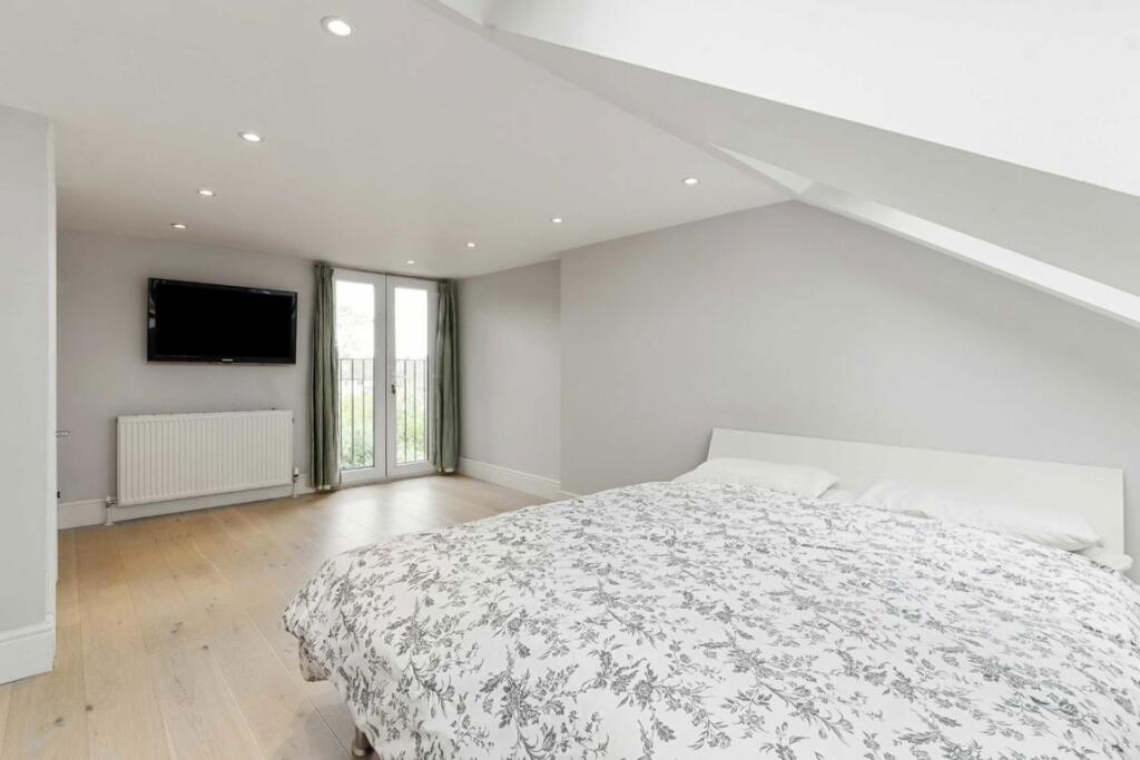 House in London, Hanwell - More