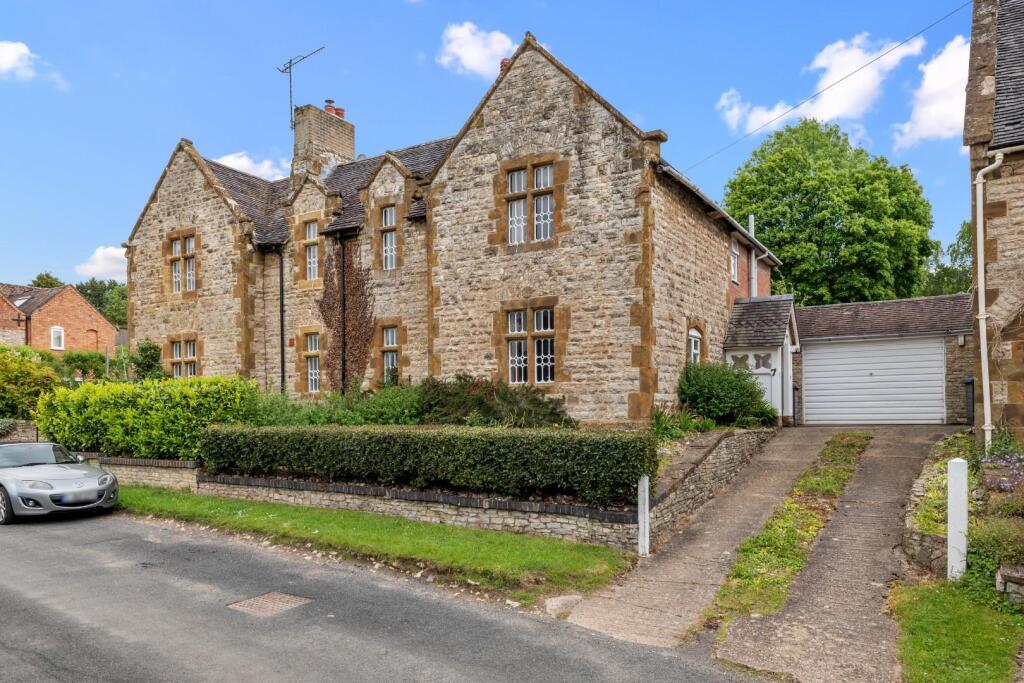 Main image of property: Combrook, Warwick