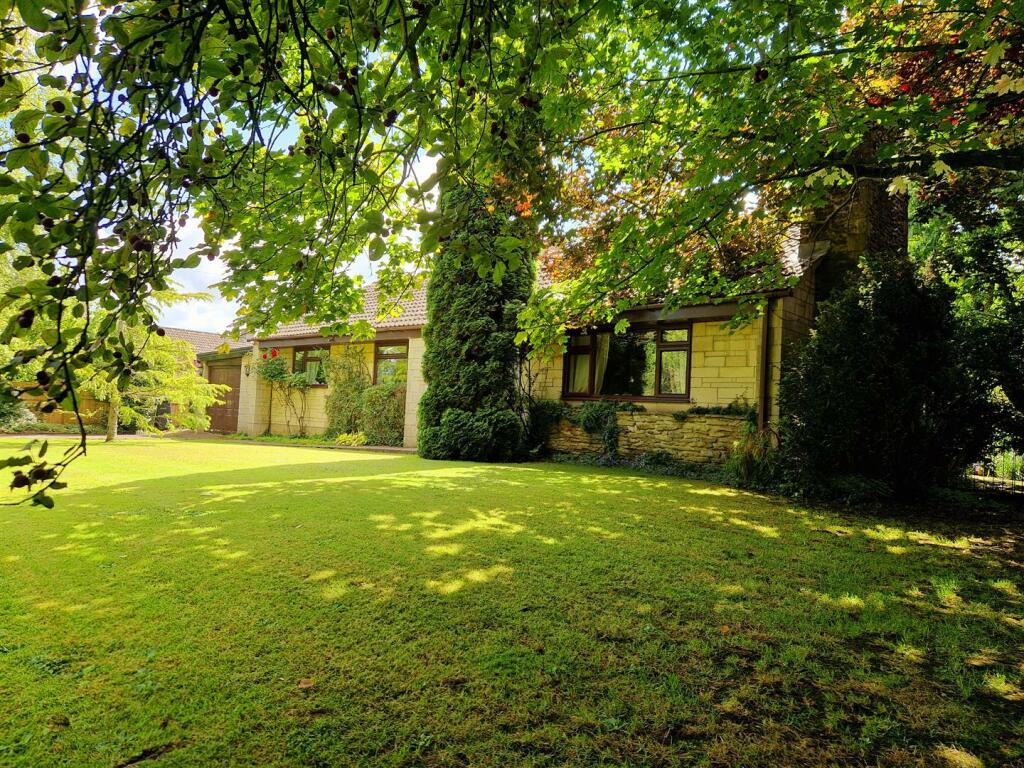 3-bed bungalow on Lower Seagry, Chippenham, £825,000
