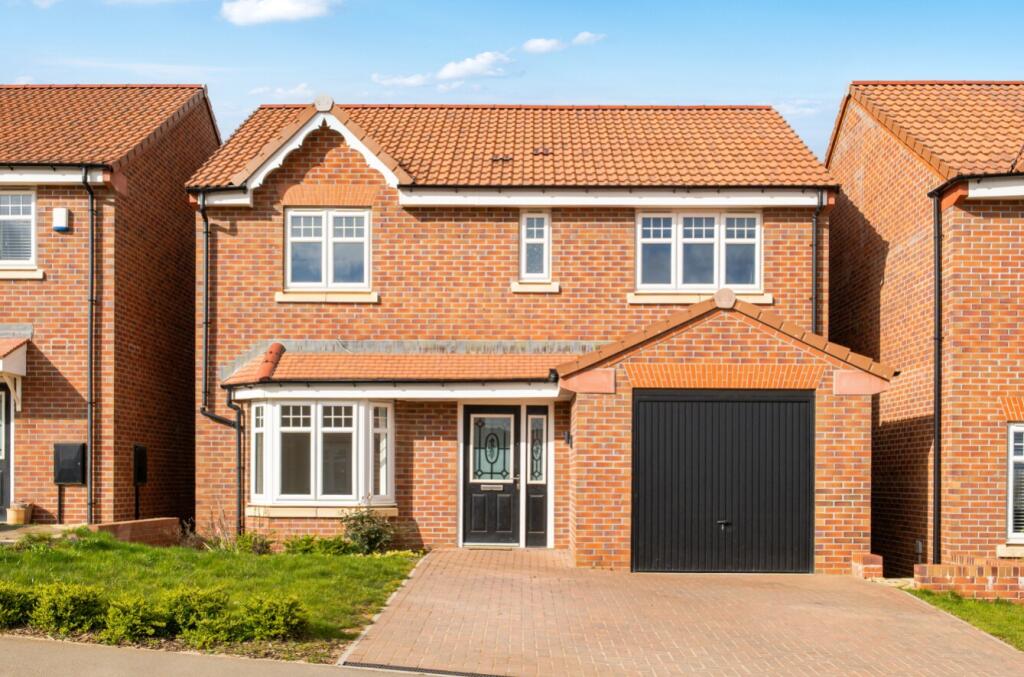 Main image of property: Heathrush Drive Dinnington, Dinnington, Sheffield, South Yorkshire, S25