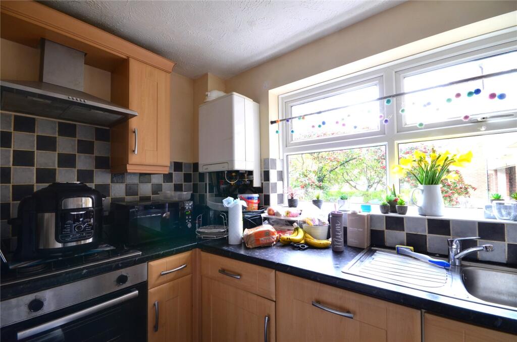 Manning Close, East Grinstead, West Sussex, RH19 - View 3