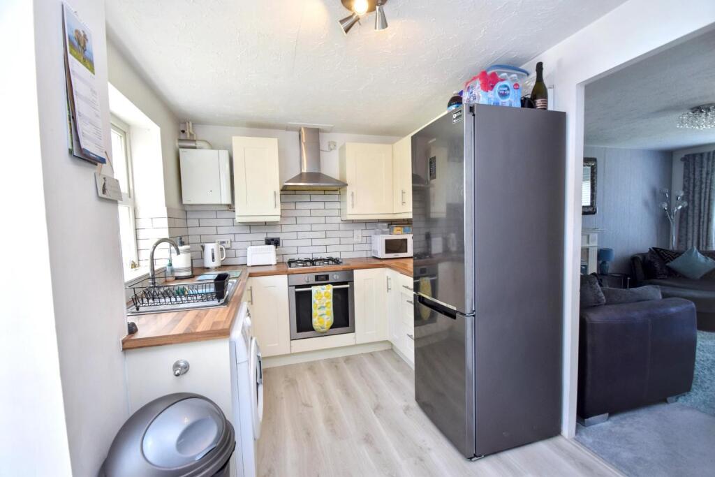 Beechfield Close, Stone Cross, Pevensey photo 4