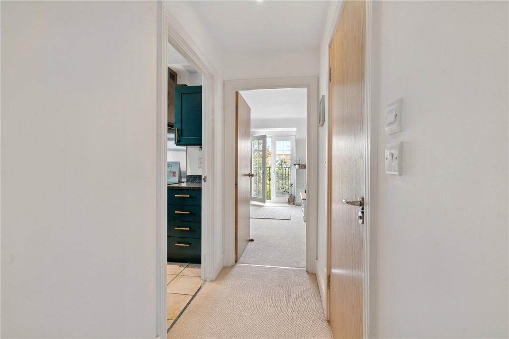 Apartment in Twickenham - View 4