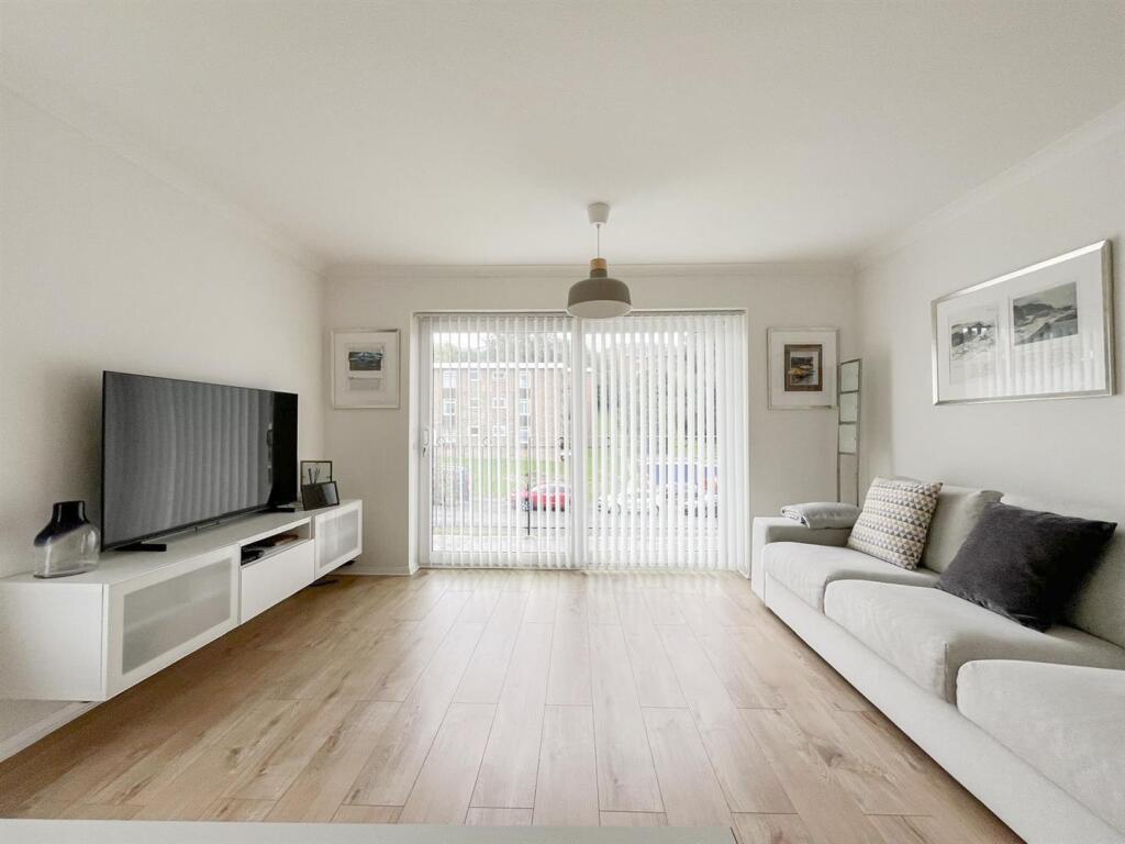 Apartment in Hastings, West Marina - View 2