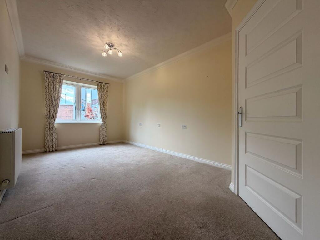 Flat 9 Beck Lodge, 8 Botley Road, Park Gate, Southampton, Hampshire, SO31 1EZ photo 4