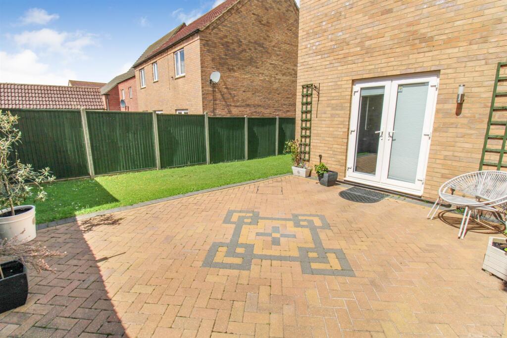 Ullswater Close, Corby photo 4