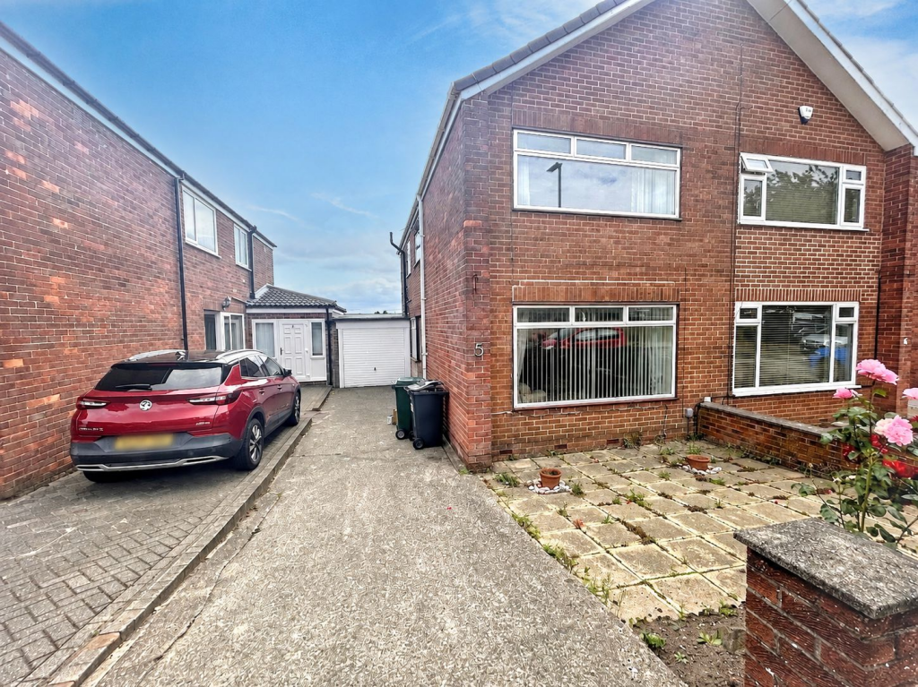 Main image of property: Earlington Court, Forest Hall, Newcastle upon Tyne, Tyne and Wear, NE12 9DX