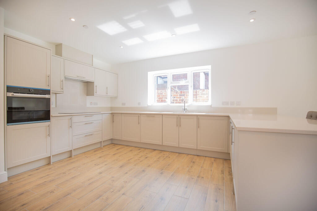 House in North Warwickshire, Hartshill - View 3